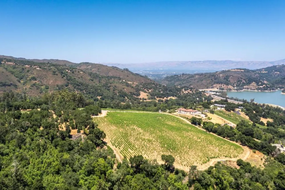 18590 Black Road Los Gatos, CA 95033