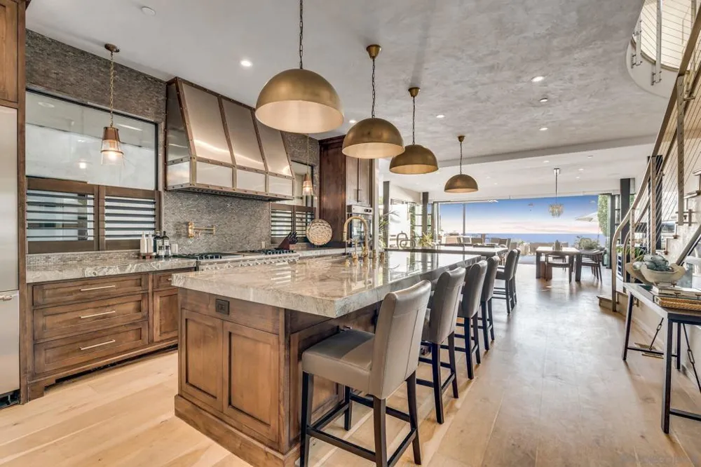 282 Neptune Avenue Encinitas, CA 92024