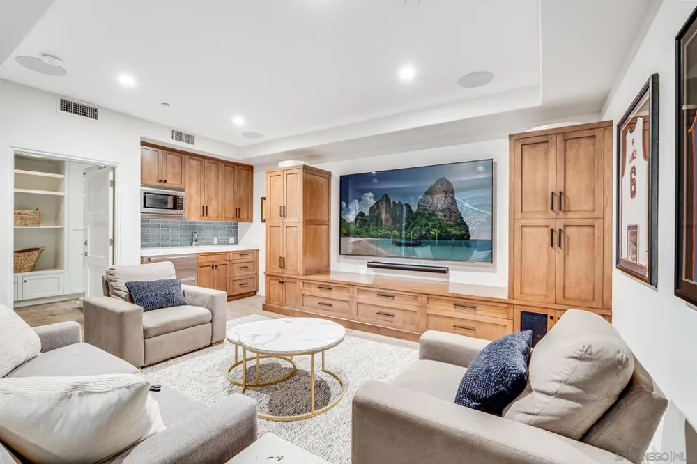 282 Neptune Avenue Encinitas, CA 92024