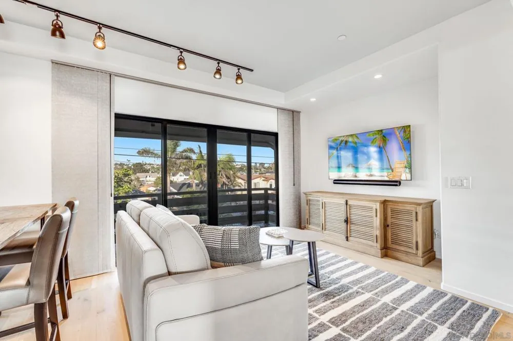282 Neptune Avenue Encinitas, CA 92024