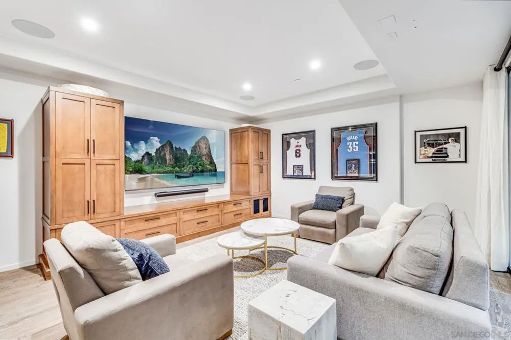 282 Neptune Avenue Encinitas, CA 92024
