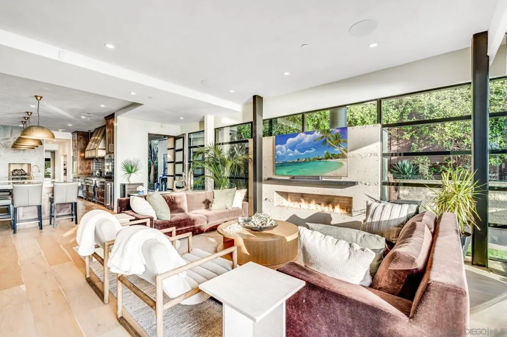 282 Neptune Avenue Encinitas, CA 92024