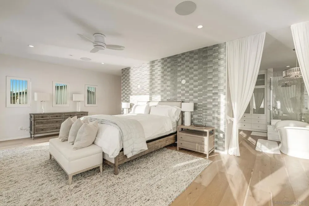 282 Neptune Avenue Encinitas, CA 92024