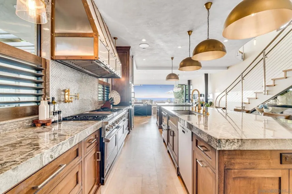 282 Neptune Avenue Encinitas, CA 92024