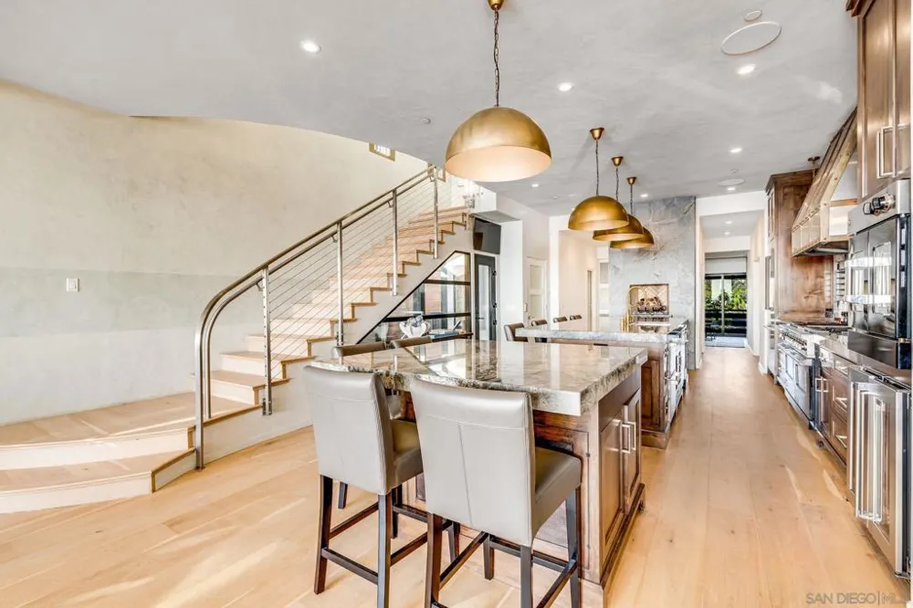 282 Neptune Avenue Encinitas, CA 92024