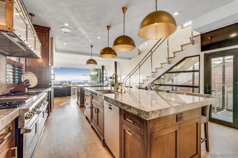 282 Neptune Avenue Encinitas, CA 92024