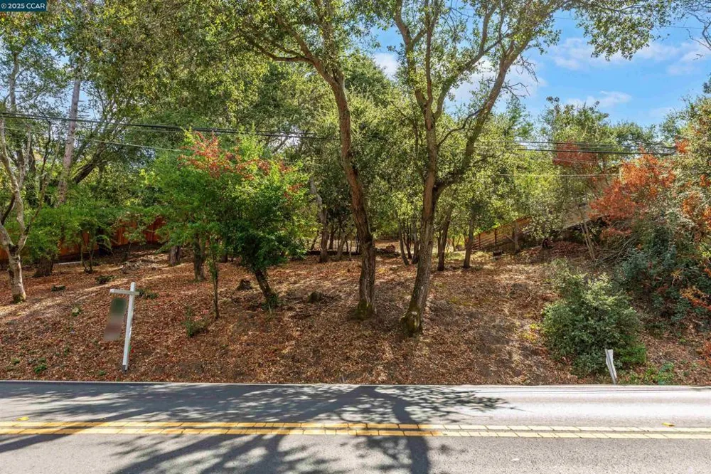 184 Glorietta Blvd Orinda, CA 94563