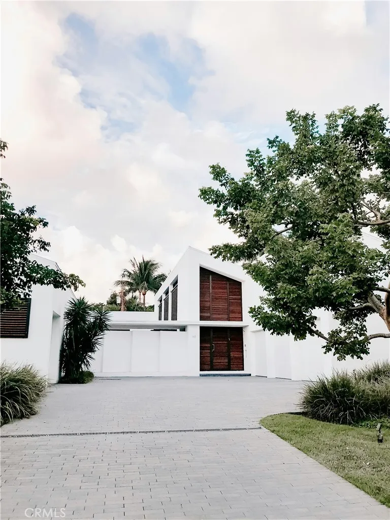 Dellwood Ln Bel Air, CA 90077
