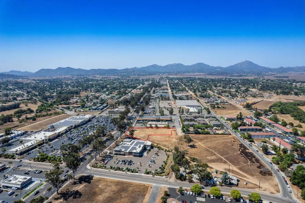 1703 Main Street Ramona, CA 92065