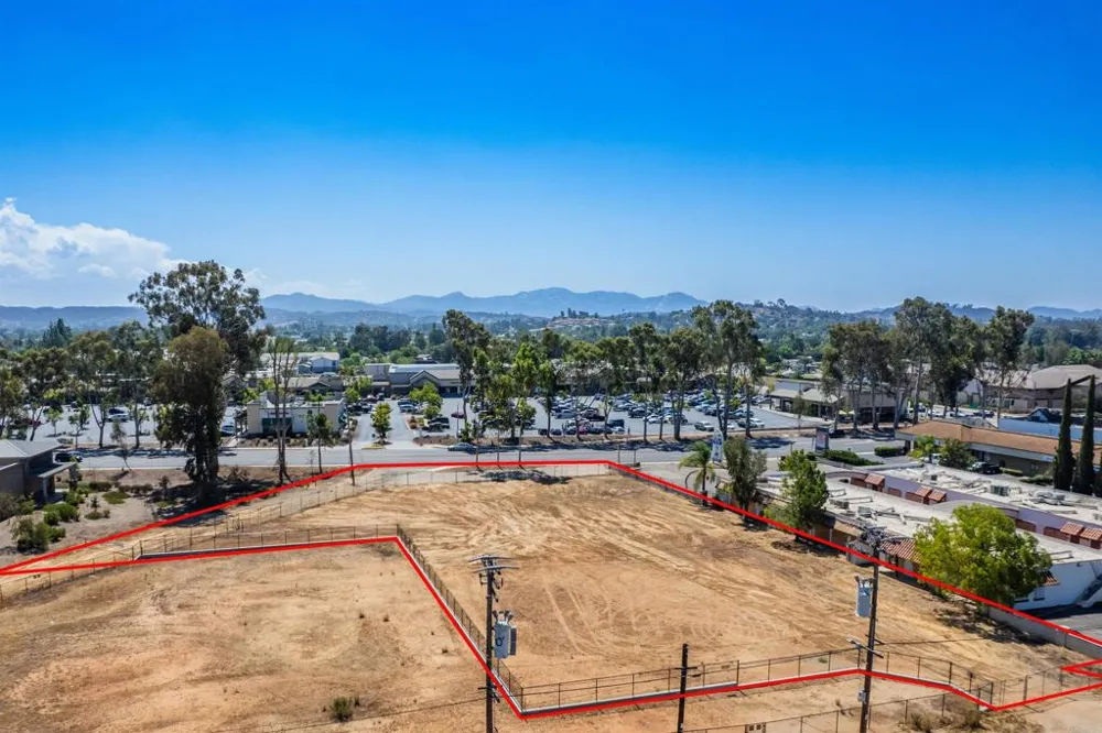 1703 Main Street Ramona, CA 92065