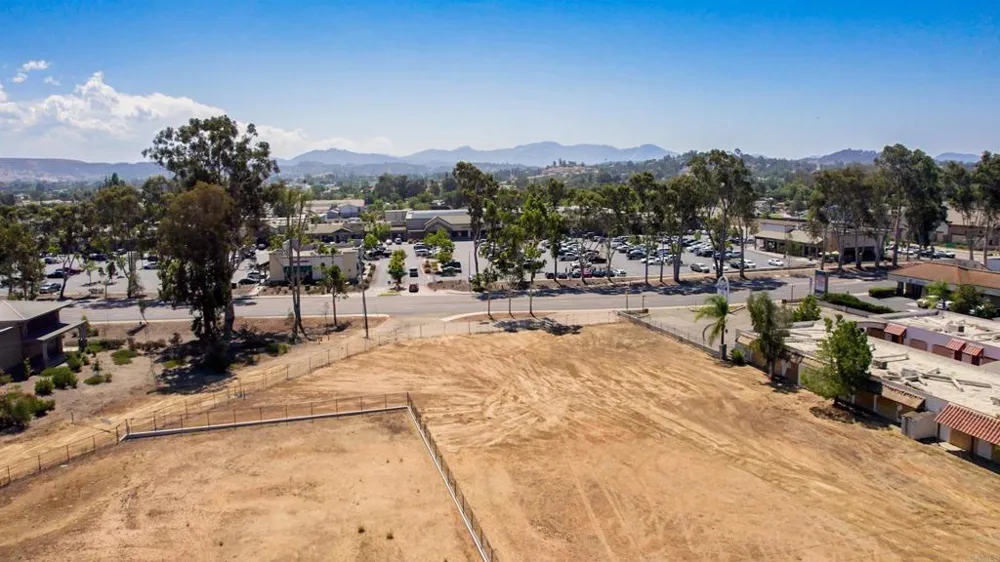 1703 Main Street Ramona, CA 92065