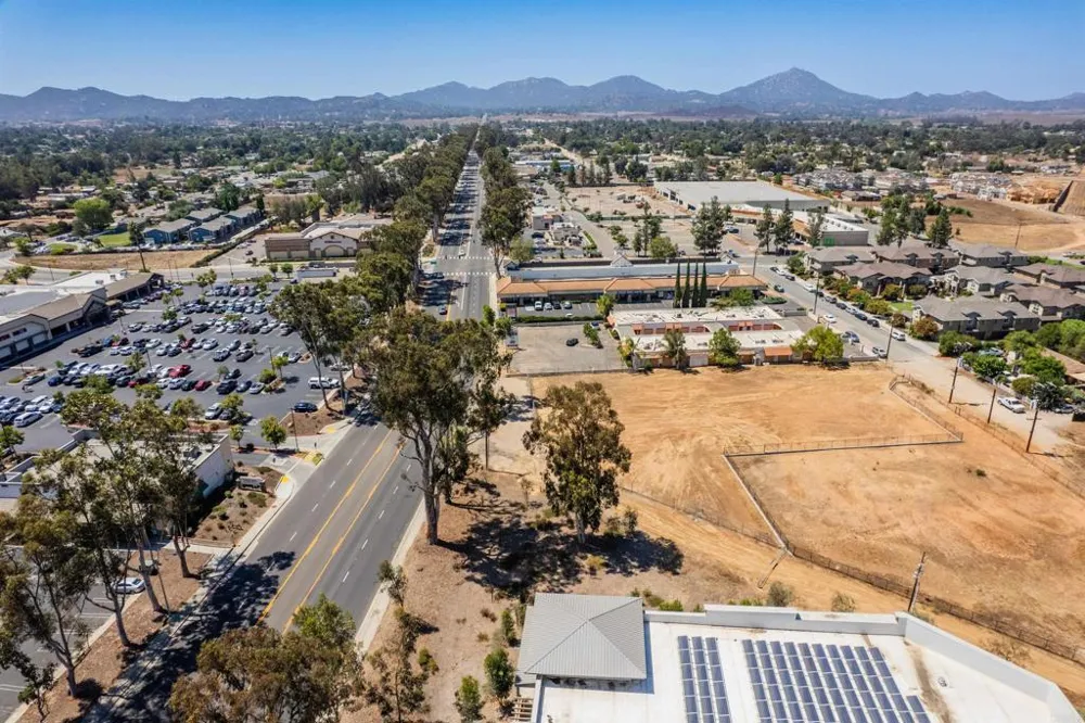 1703 Main Street Ramona, CA 92065