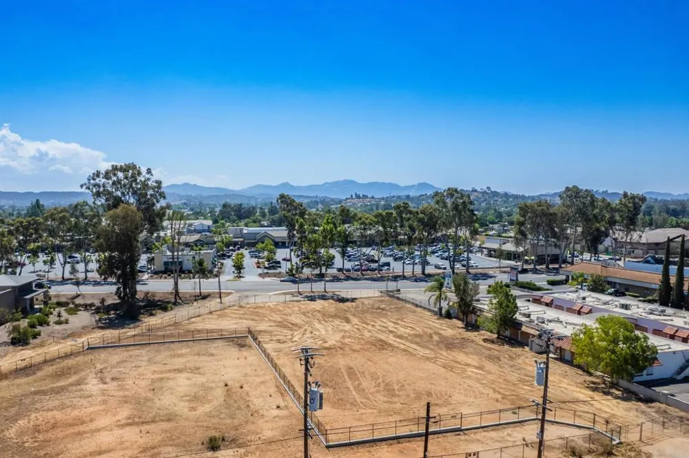 1703 Main Street Ramona, CA 92065