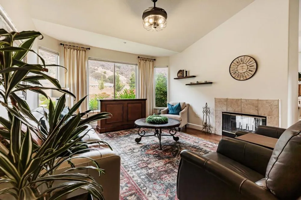 44737 Sun Valley Drive King City, CA 93930