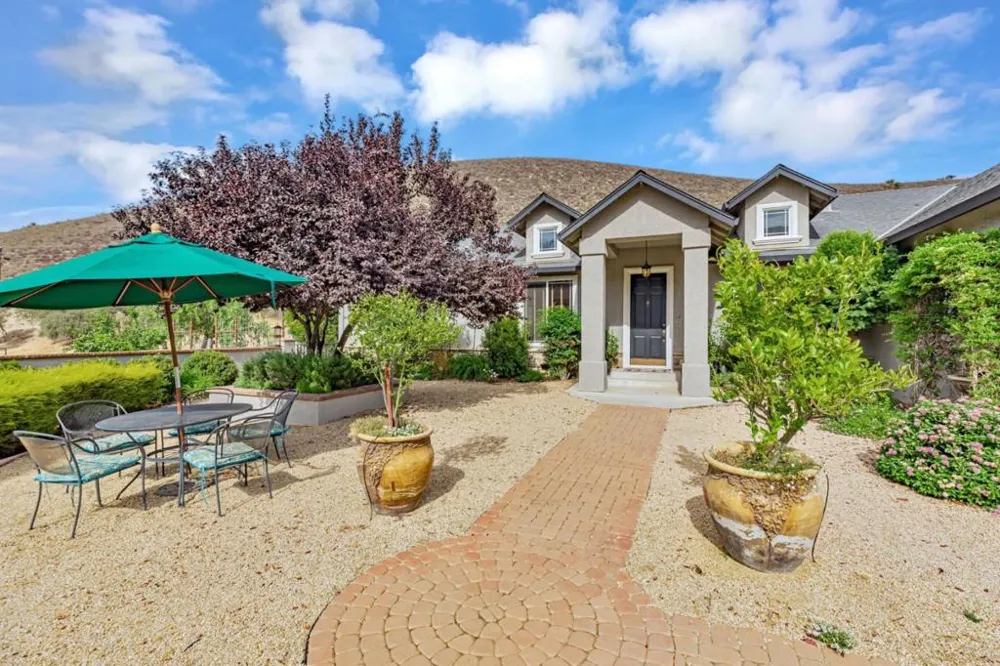 44737 Sun Valley Drive King City, CA 93930