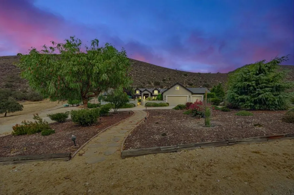 44737 Sun Valley Drive King City, CA 93930