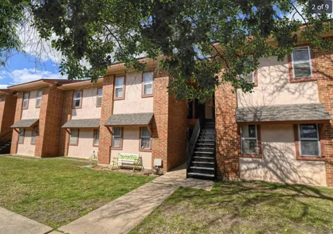 1100 W Austin St