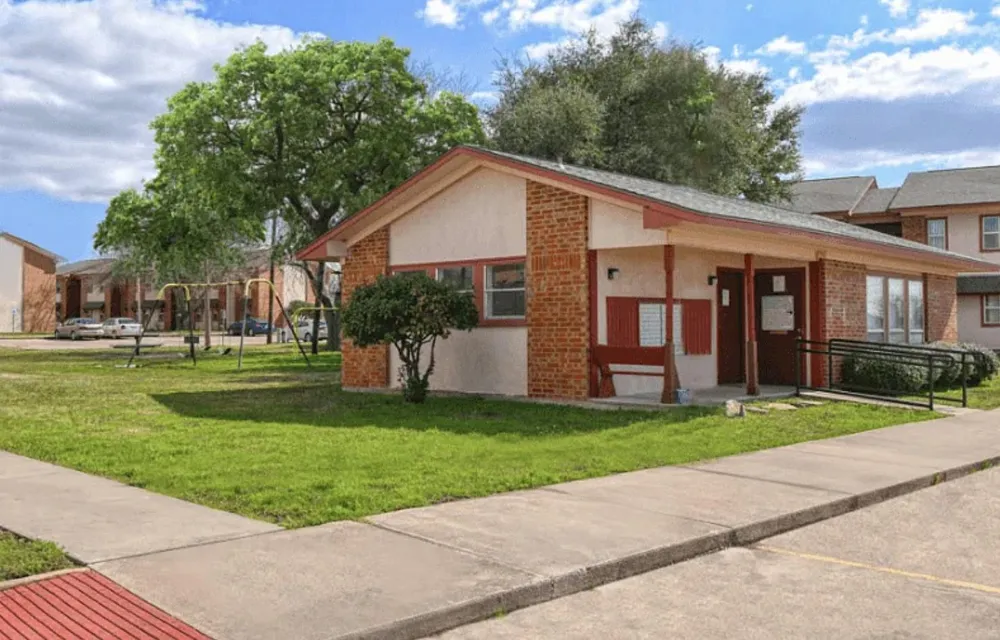 1100 W Austin St Sanger, TX 76266