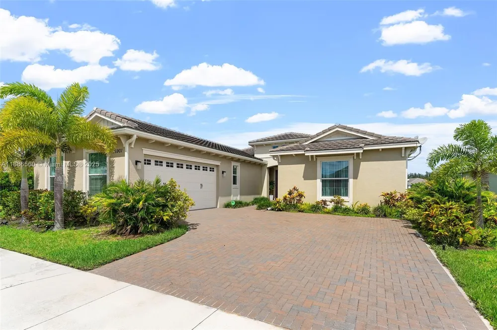 15901 Meadowlark Ct Westlake, FL 33470