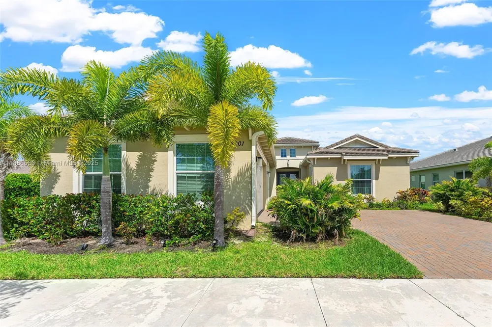 15901 Meadowlark Ct Westlake, FL 33470