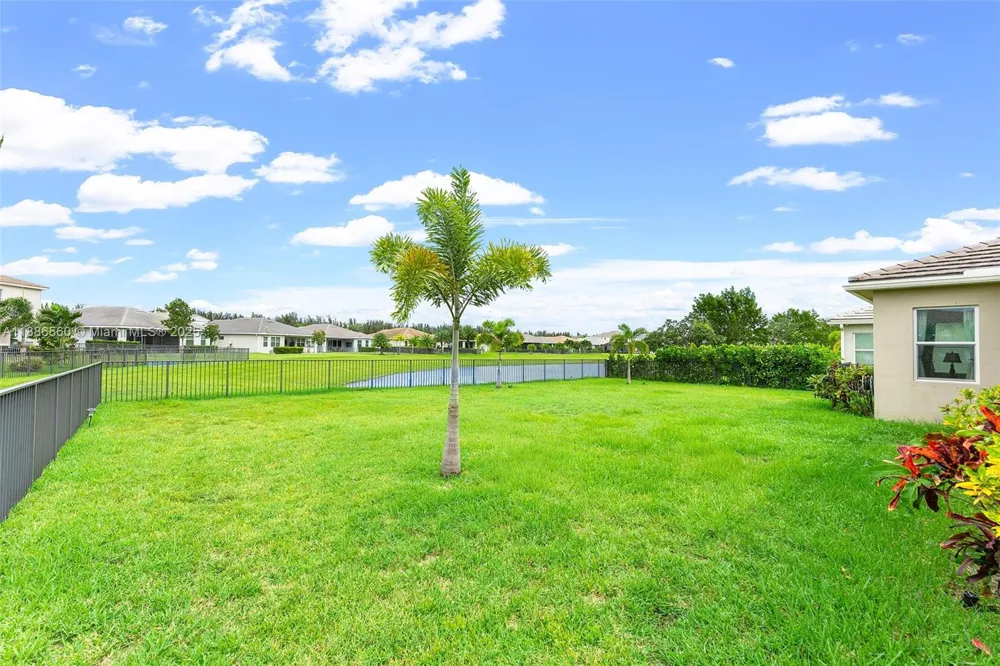 15901 Meadowlark Ct Westlake, FL 33470