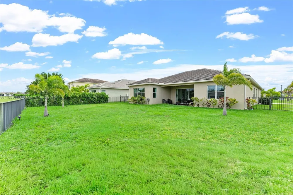 15901 Meadowlark Ct Westlake, FL 33470
