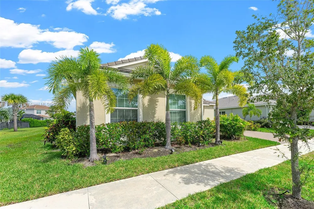 15901 Meadowlark Ct Westlake, FL 33470