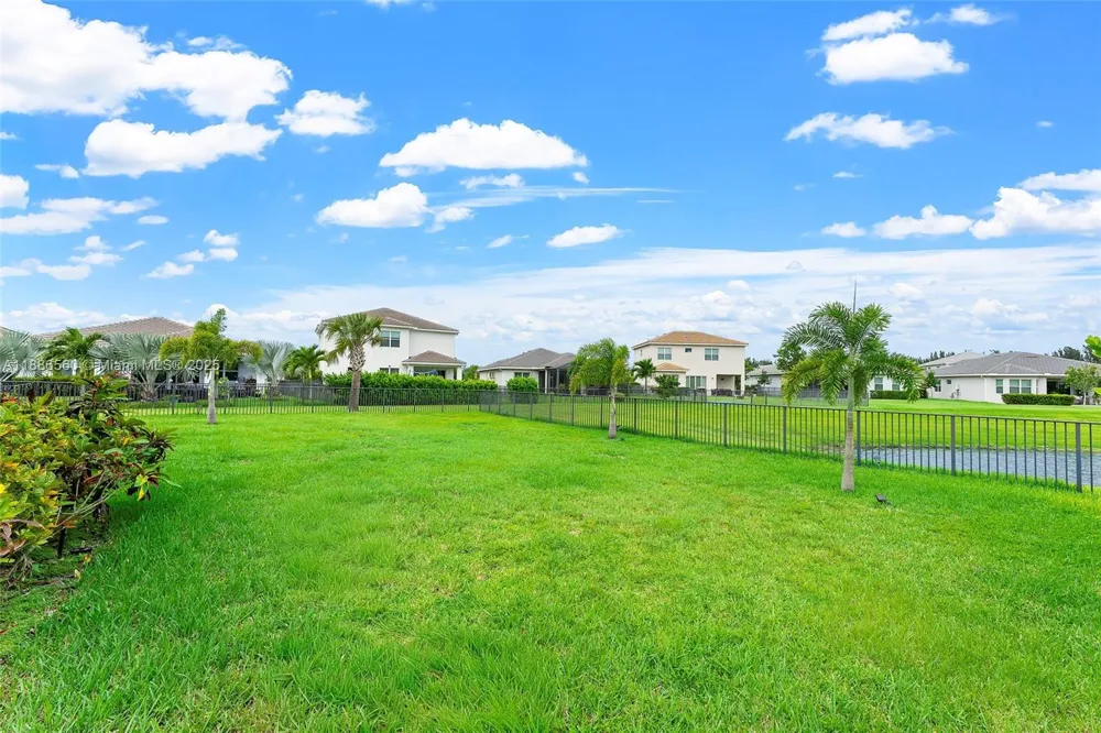 15901 Meadowlark Ct Westlake, FL 33470