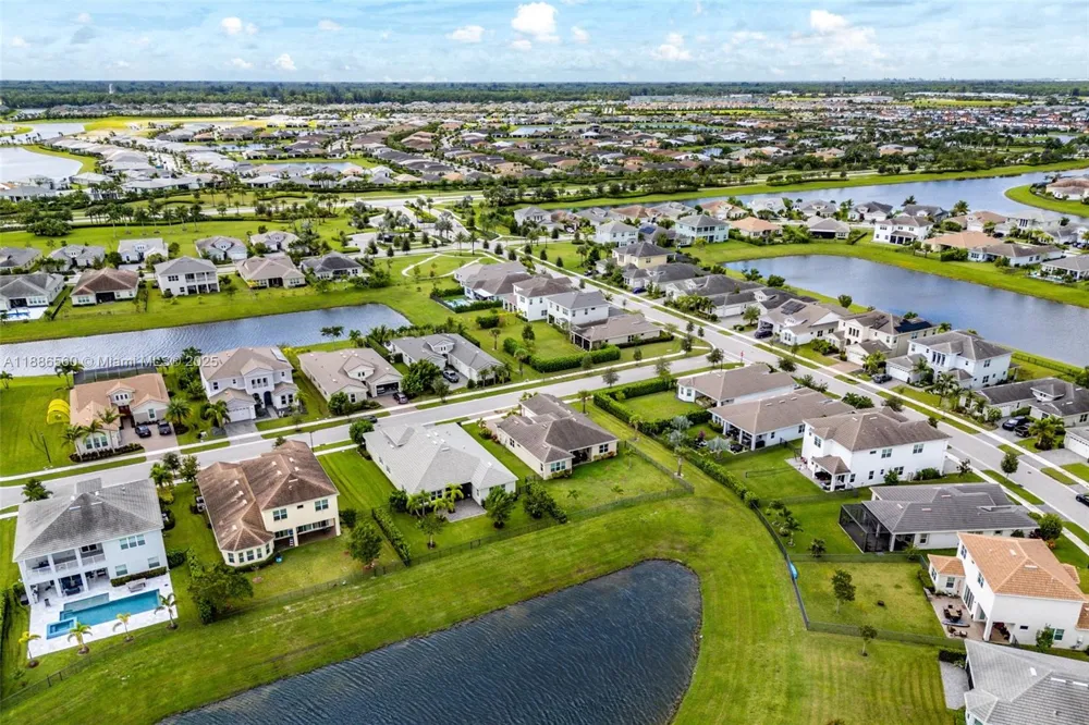 15901 Meadowlark Ct Westlake, FL 33470