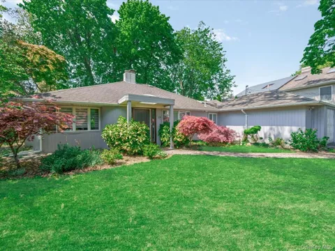 19 Ridge Drive E