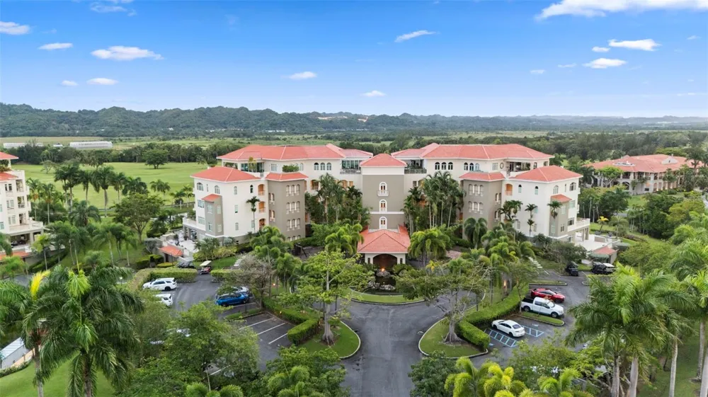 Carr. 693 Km.10 HM 7 PLANTATION VILLAGE DRIVE #1202 Dorado, PR 00646
