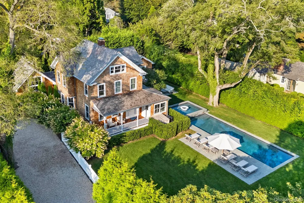 44 Buell Lane East Hampton, NY 11937