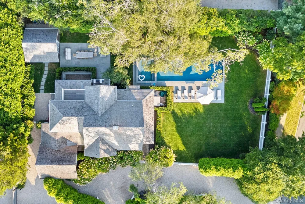 44 Buell Lane East Hampton, NY 11937