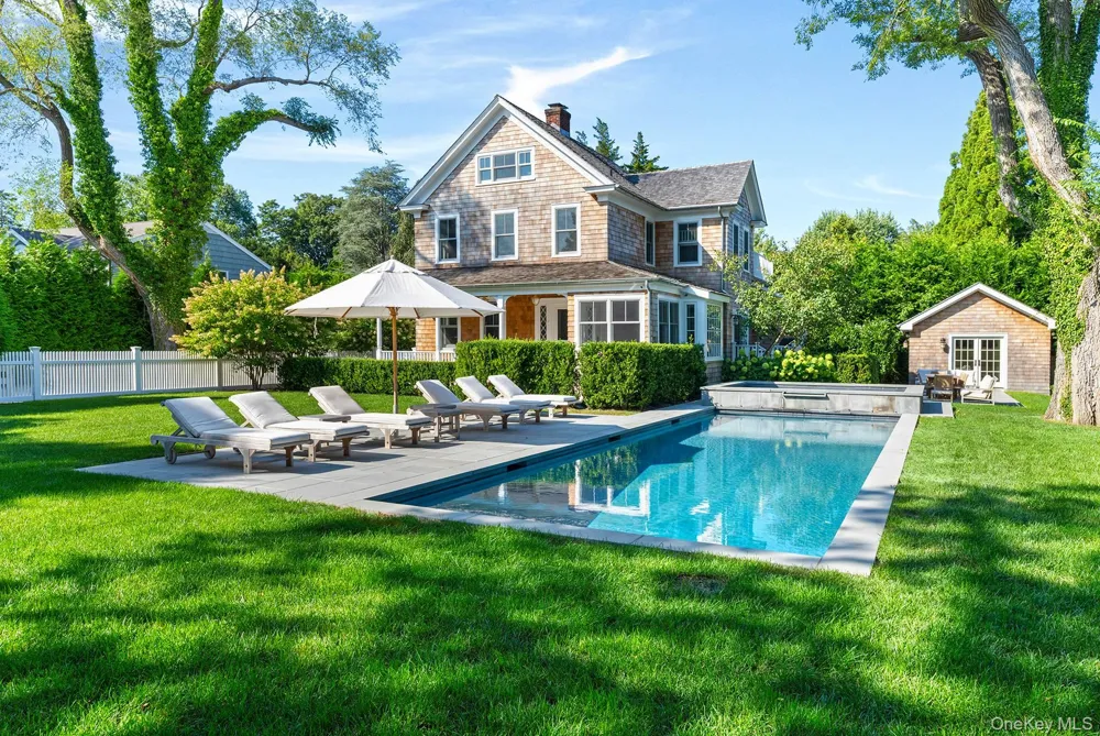 44 Buell Lane East Hampton, NY 11937