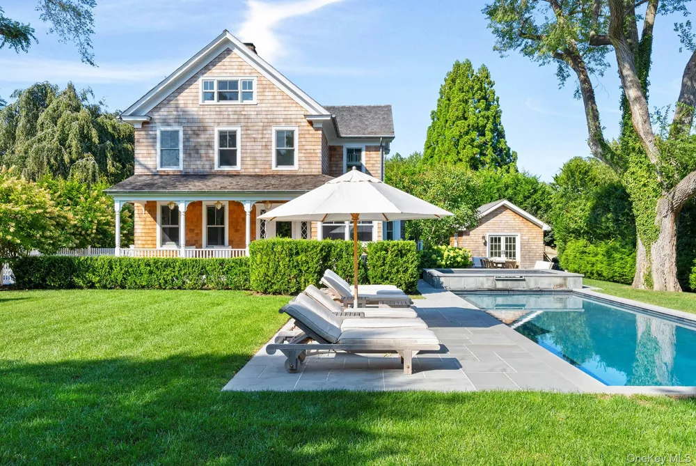 44 Buell Lane East Hampton, NY 11937