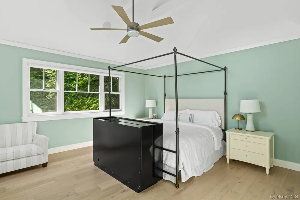 44 Buell Lane East Hampton, NY 11937