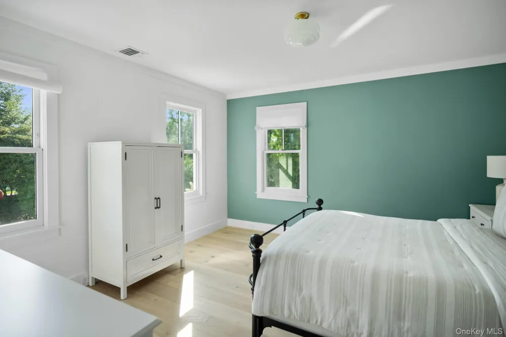 44 Buell Lane East Hampton, NY 11937