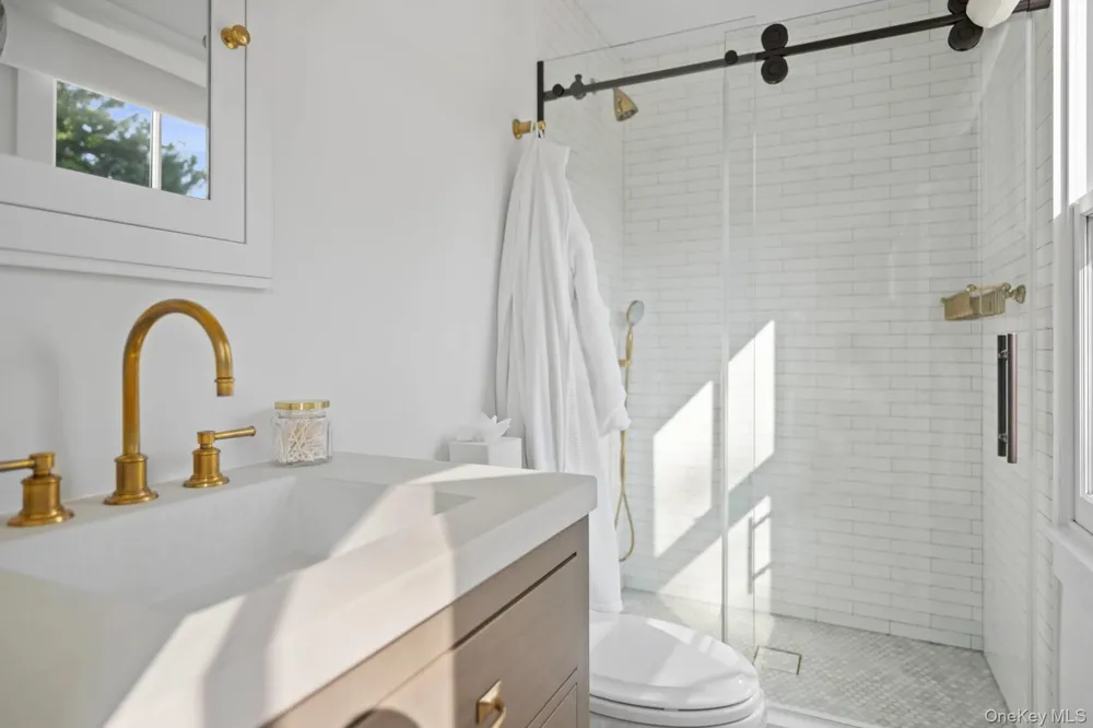 44 Buell Lane East Hampton, NY 11937