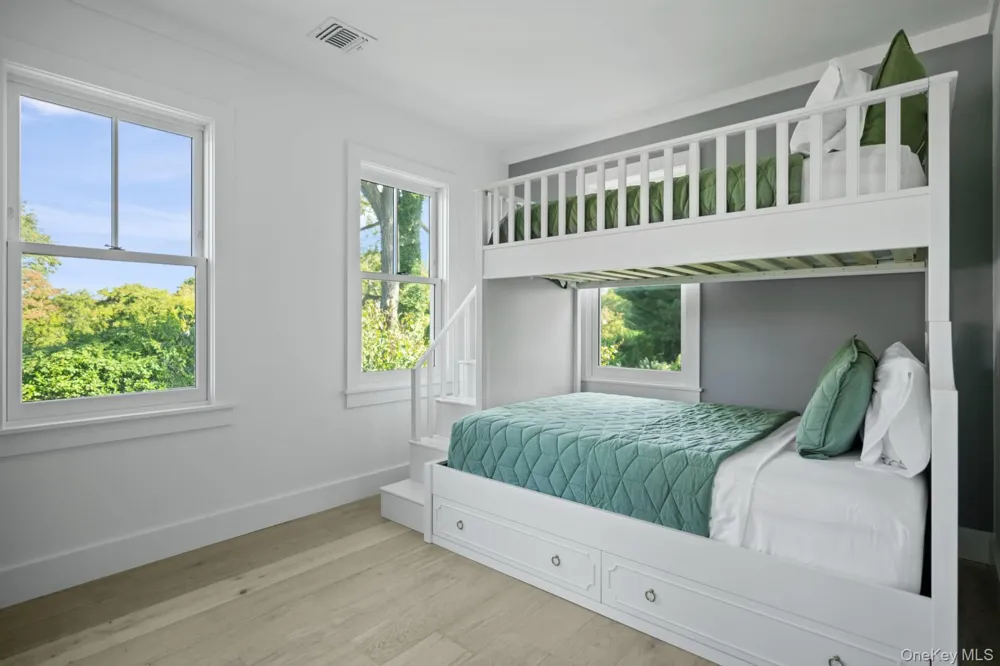 44 Buell Lane East Hampton, NY 11937