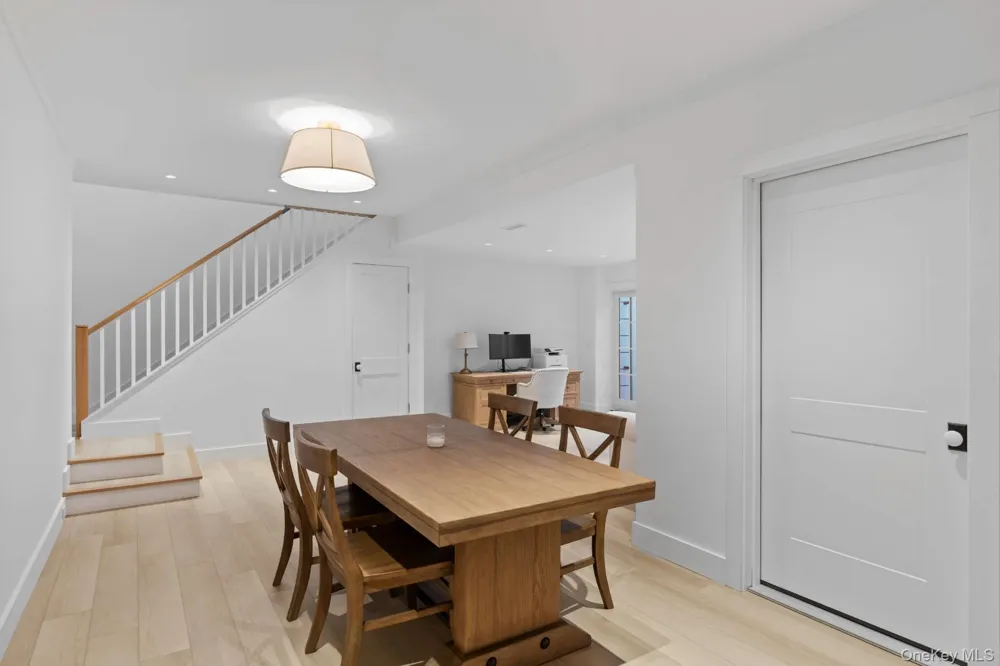 44 Buell Lane East Hampton, NY 11937
