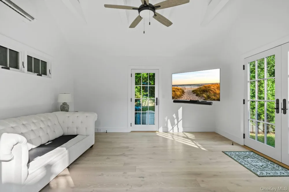 44 Buell Lane East Hampton, NY 11937