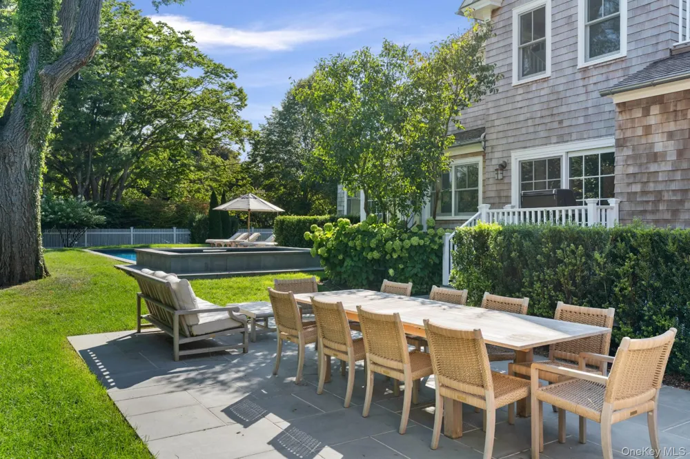 44 Buell Lane East Hampton, NY 11937