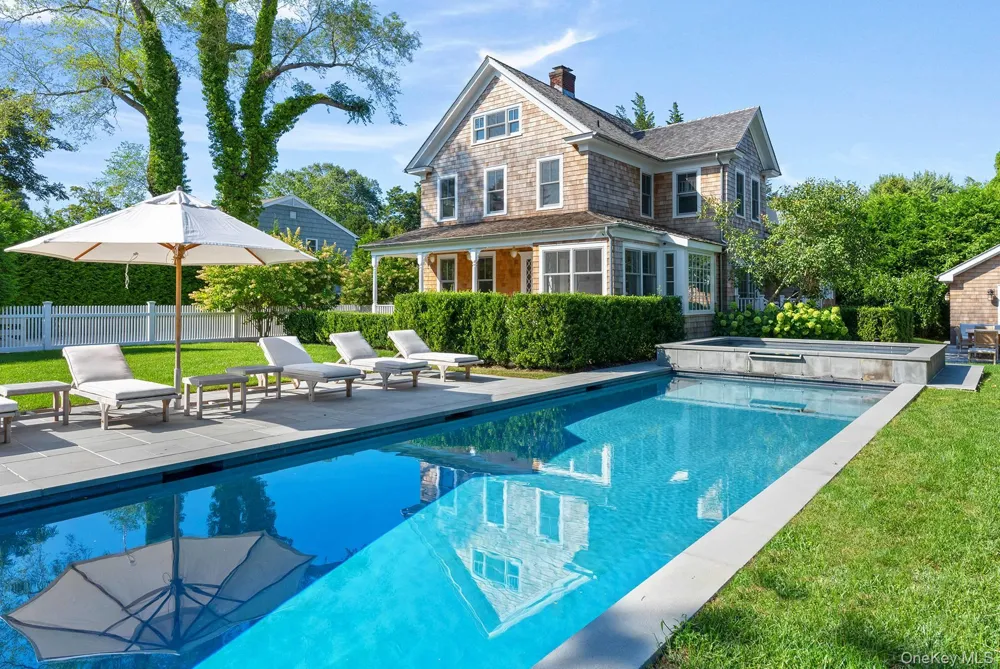 44 Buell Lane East Hampton, NY 11937