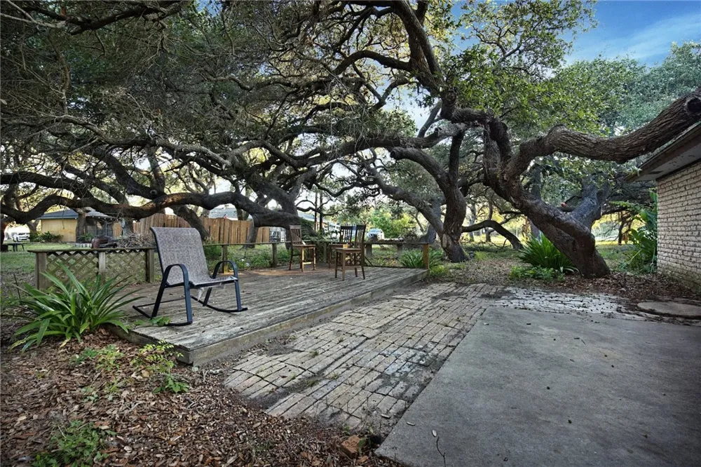 505 Wildwood Drive Ingleside, TX 78362