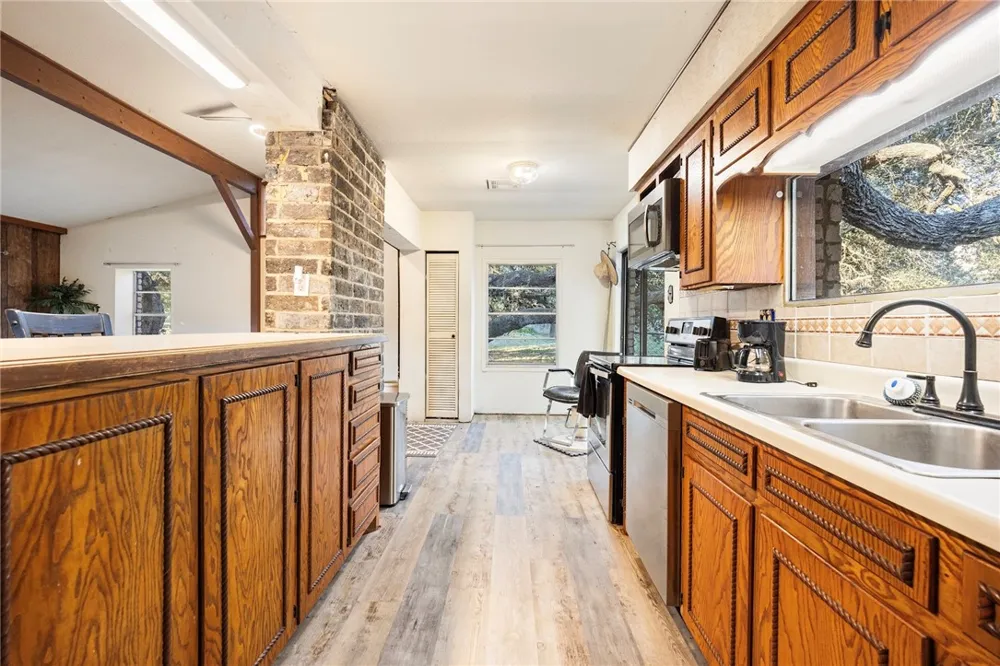 505 Wildwood Drive Ingleside, TX 78362