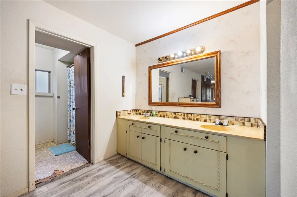 505 Wildwood Drive Ingleside, TX 78362