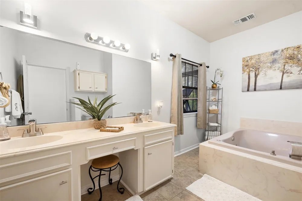 104 Hickory Lane Columbus, TX 78934