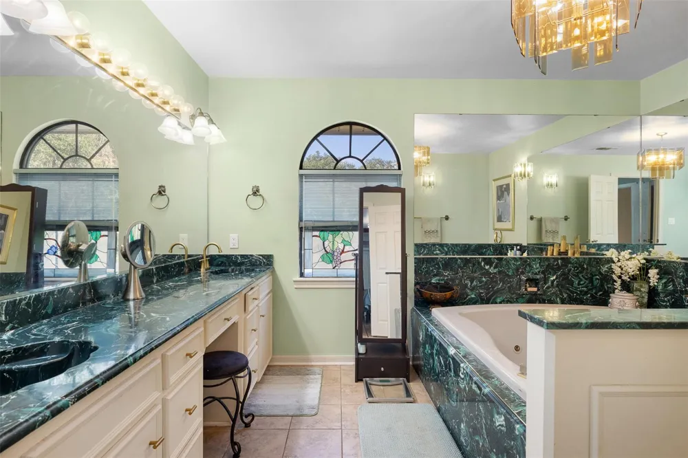 104 Hickory Lane Columbus, TX 78934
