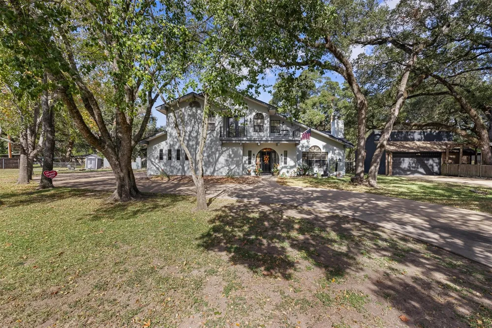 104 Hickory Lane Columbus, TX 78934