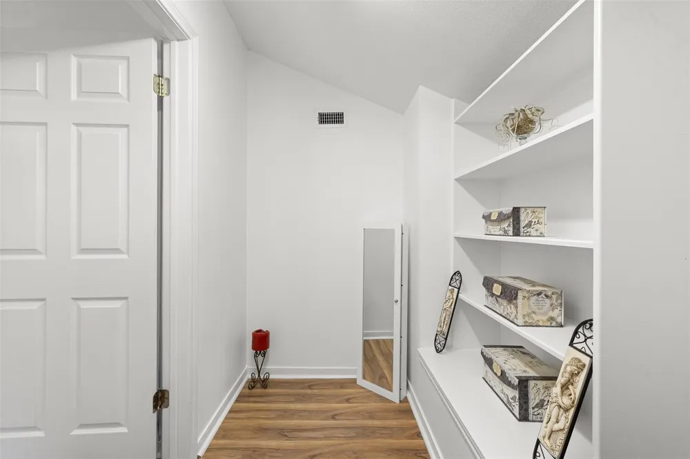 104 Hickory Lane Columbus, TX 78934